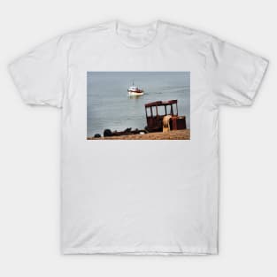 The return of Lady Iris. Fishing boat returns to the beach at Weybourne, Norfolk, UK T-Shirt